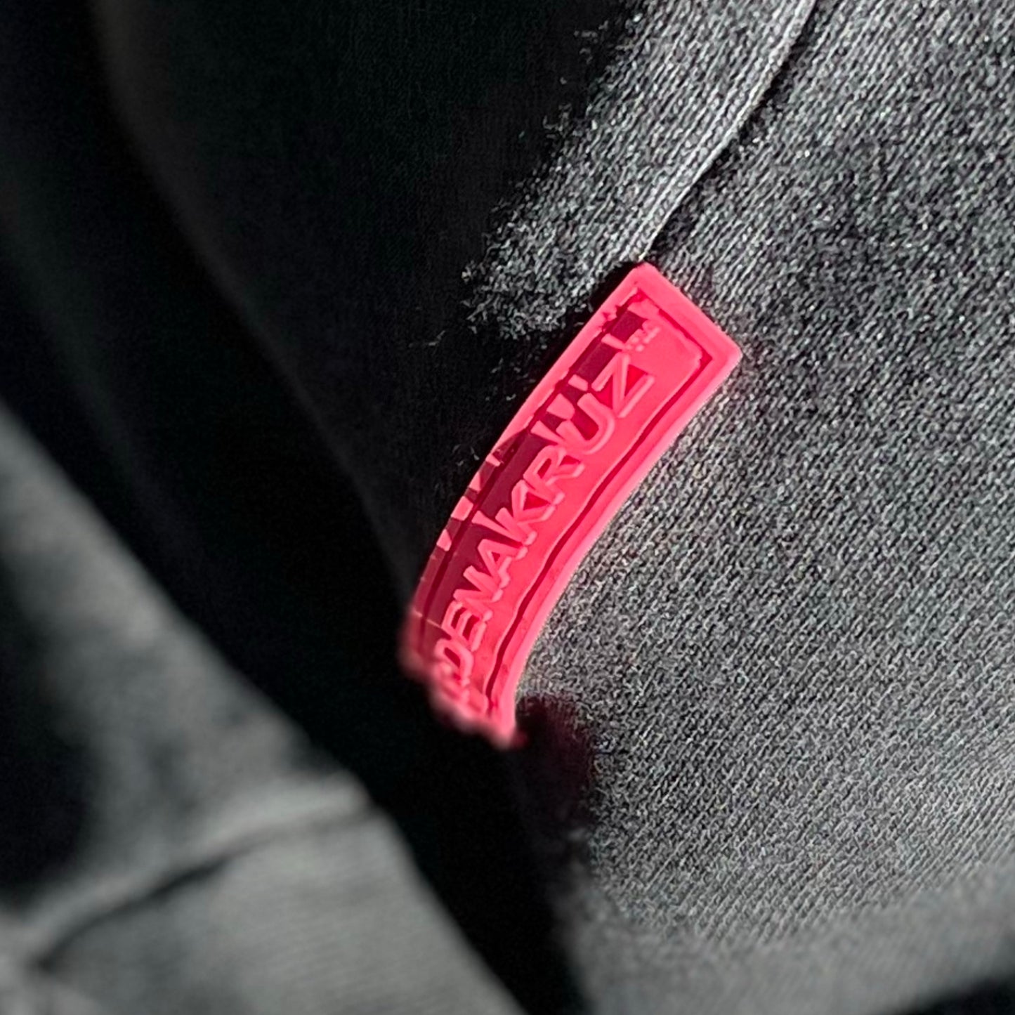 ESSENTIAL HOODIE <NOIR>