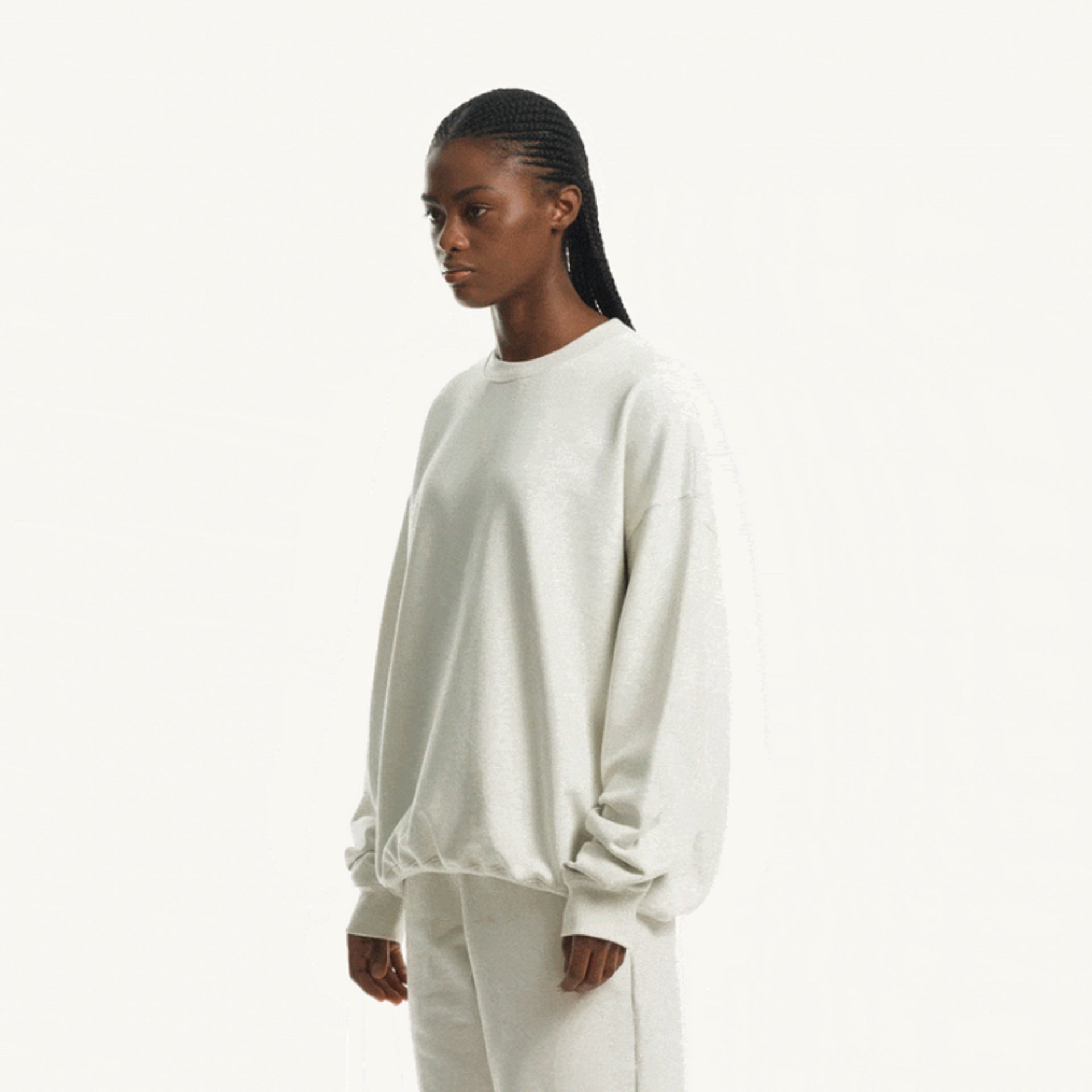 ESSENTIAL SWEATER <BLANC CASSE>